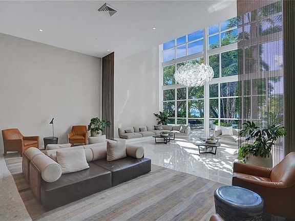 2nd image of 2020 N Bayshore Dr APT 3403