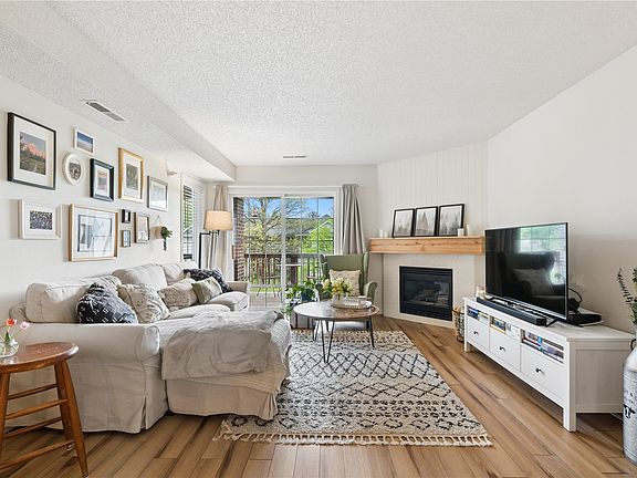 4th image of 528 Westside Dr