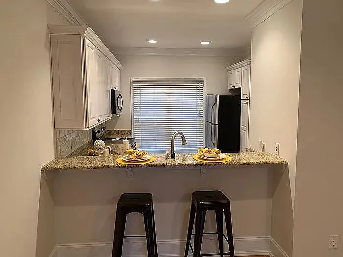 1405 Governors Ct — Photo 7