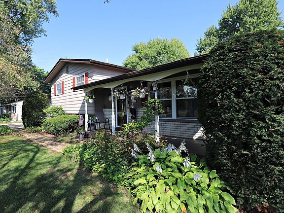 3rd image of 6178 W Mount Morris Rd