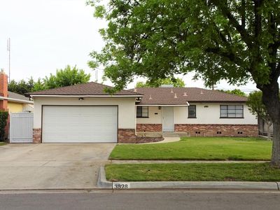 3828 E Bellaire Way, Fresno, CA, 93726