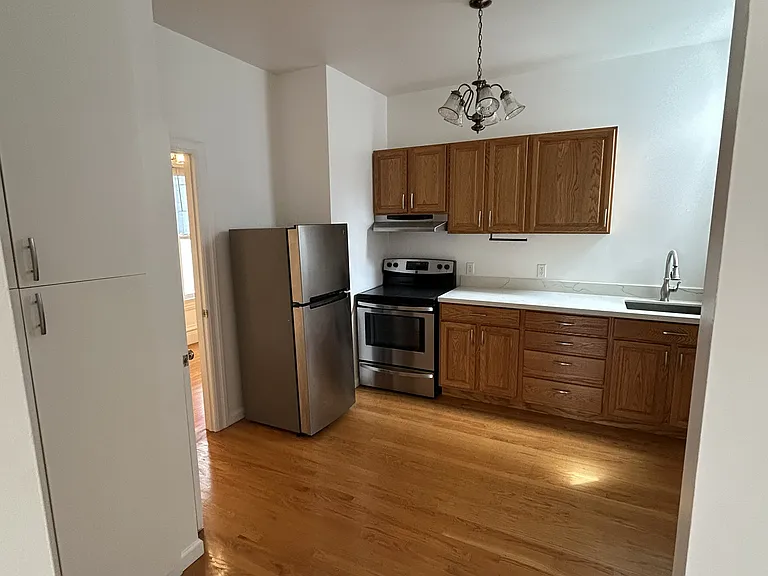 307 Frederick St — Photo 6