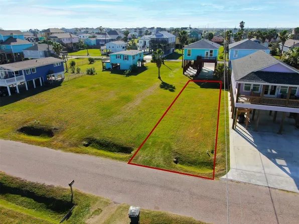 4024A Surf Dr, Galveston, TX 77554