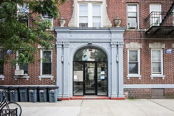 Rented by EXR | media 40