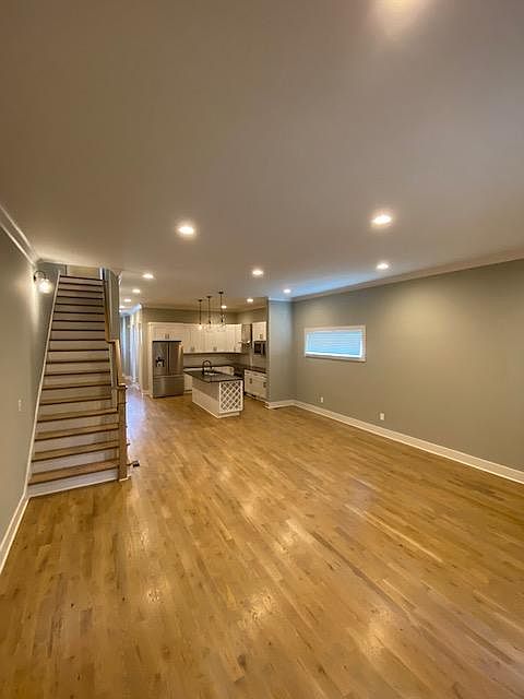 1st image of 907 32nd Ave N #A