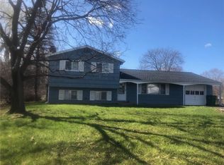 180 Crimson Bramble Rd, Rochester, NY 14623