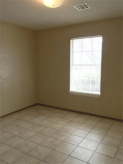 1571B Shannon St — Photo 3