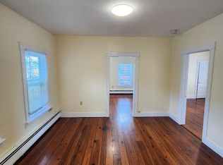 21 Roosevelt Ave APT 2, Mystic, CT 06355