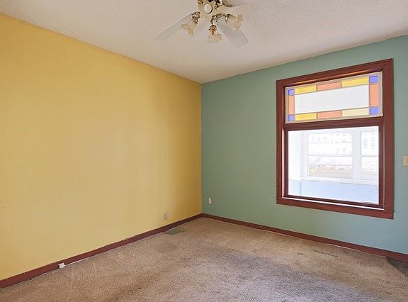 3rd image of 924 Humboldt Ave