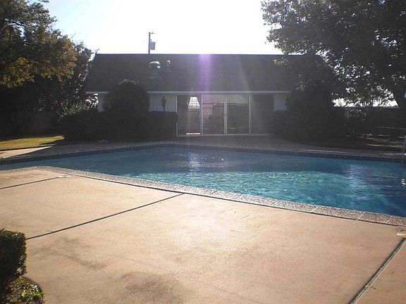 5th image of 1628 NW 36th St