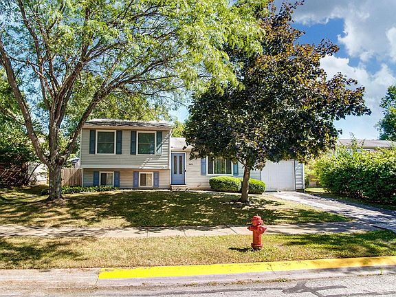 3rd image of 8691 Fairbrook Ave