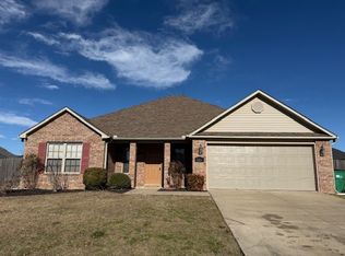 610 Saddlehorn Dr, Bentonville, AR 72719