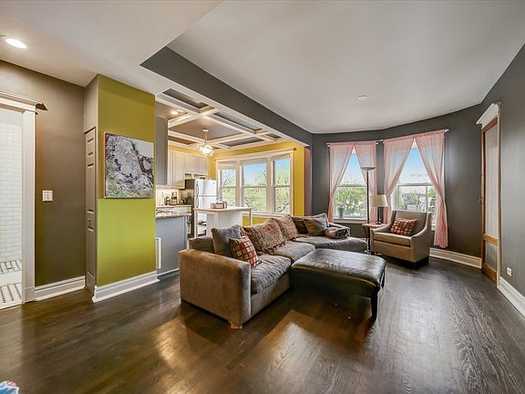 3rd image of 2538 N Sacramento Ave #3