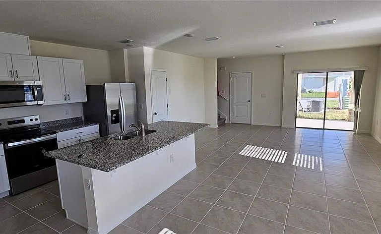 1746 Red Canyon Dr — Photo 3