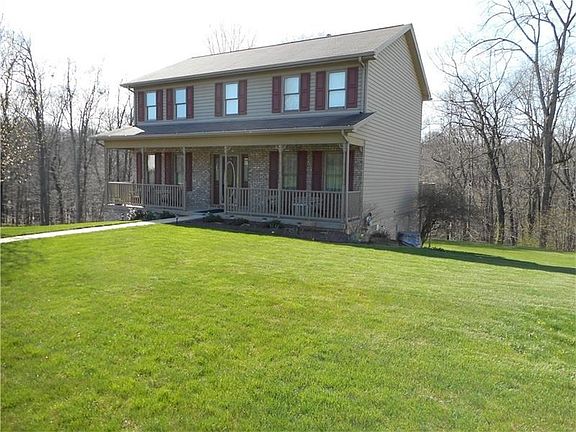 LARGE YARD RELAX ON FRONT PORCH