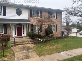 237 E Square Lake Rd APT 8, Bloomfield Hills, MI