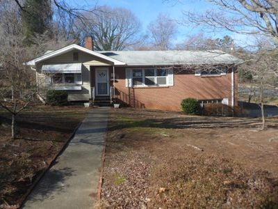 1500 Berwick Rd, Winston Salem, NC, 27103