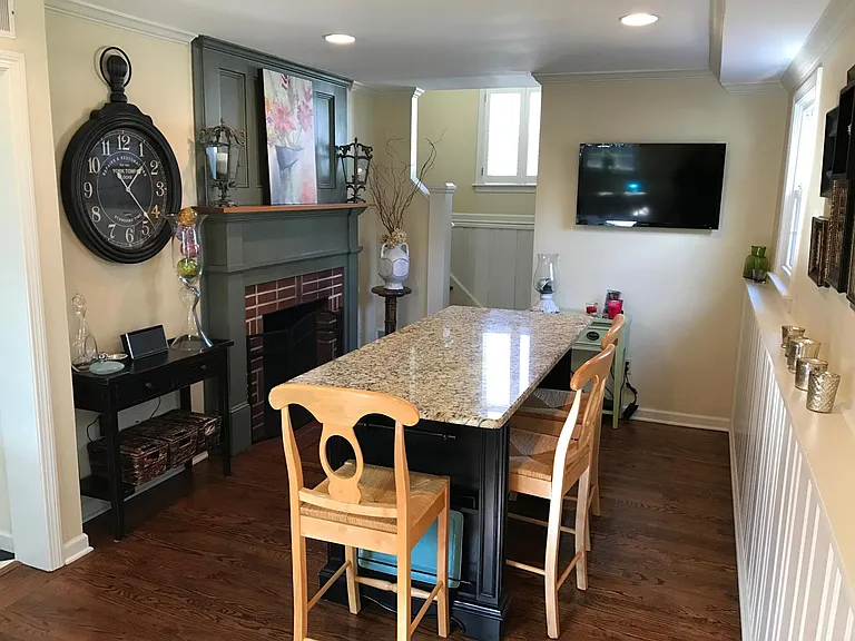 176 Elm St — Photo 3