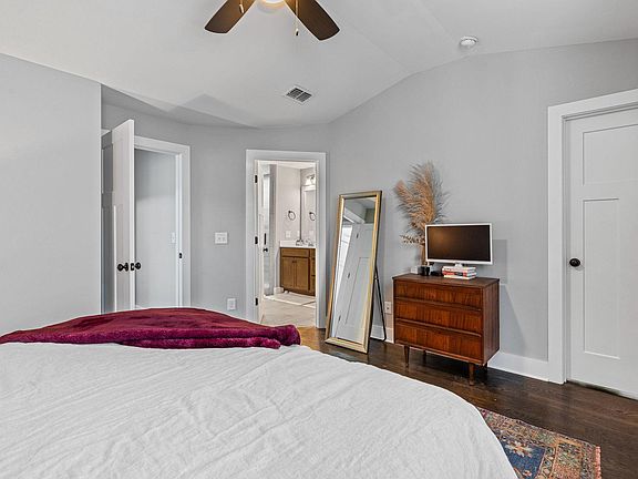 3rd image of 505 Moore Ave #A
