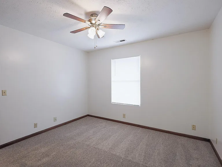 2221 S Street — Photo 43