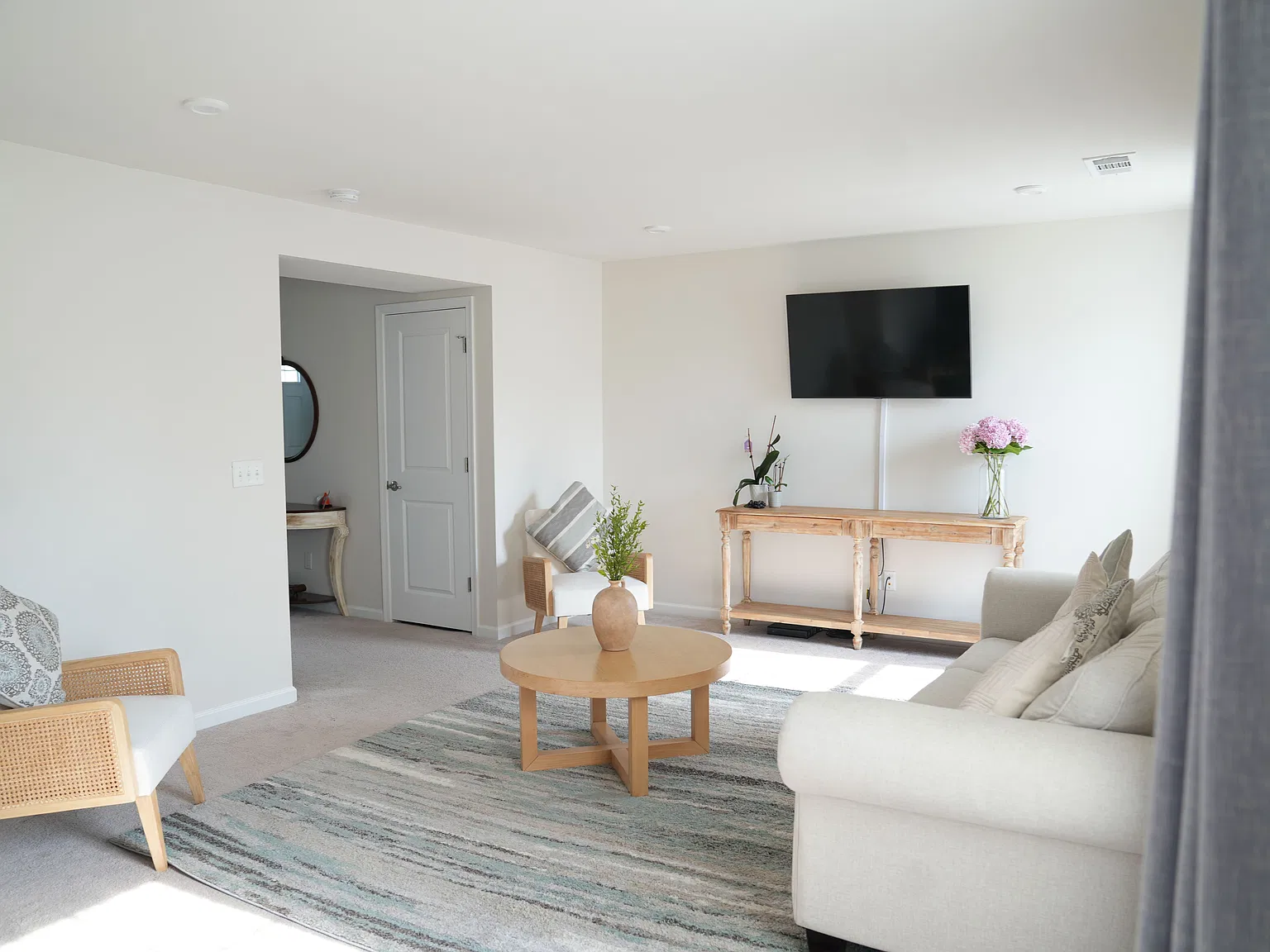 Modern & Spacious 3-Bedroom Home in Murfreesboro TN — Photo 3