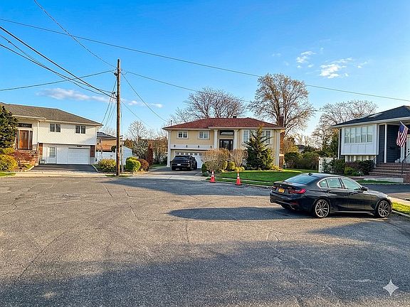 2nd image of 2470 Shelly Ct