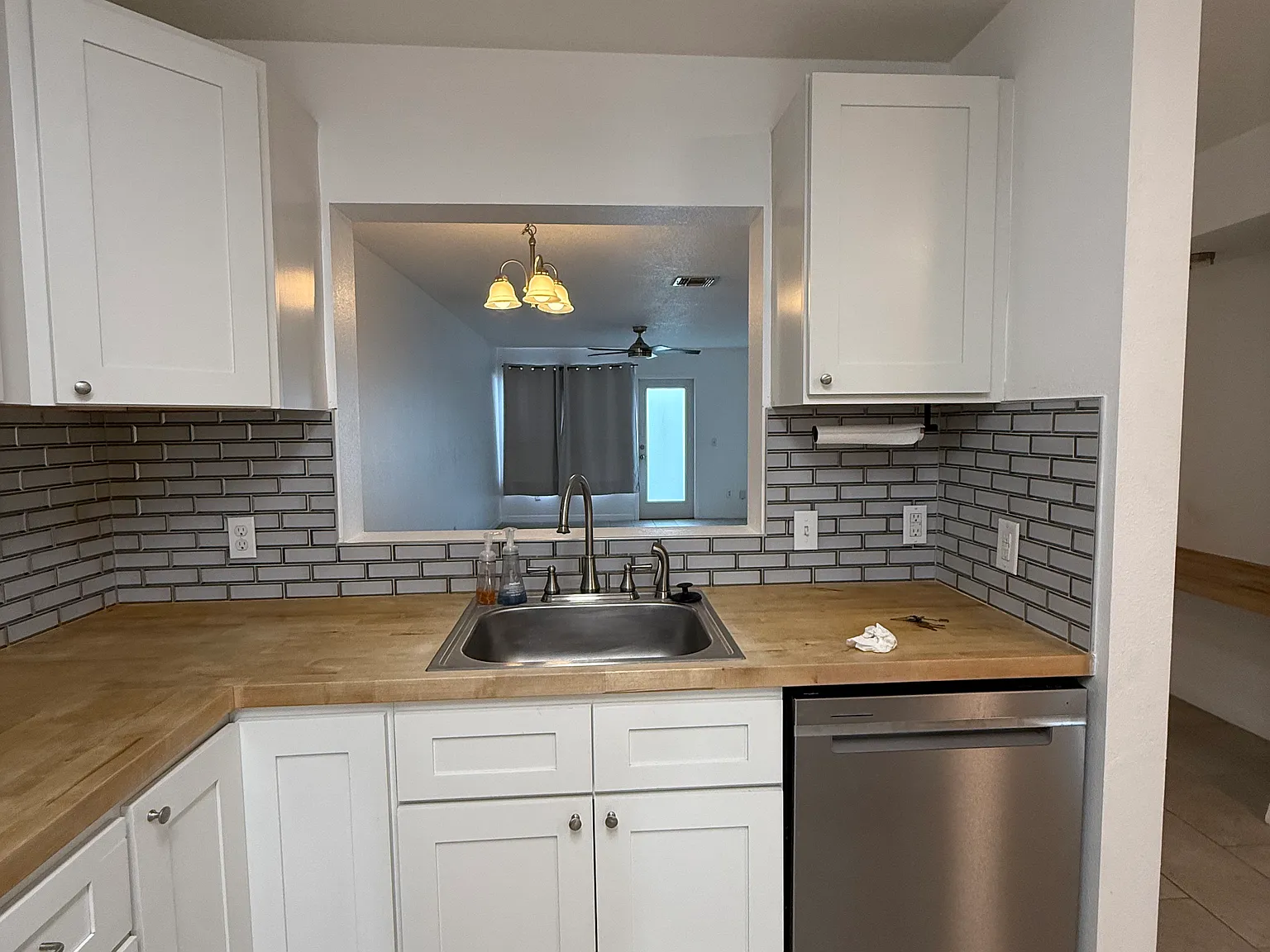 2 bed, 992 sqft, $1,700 — Photo 3