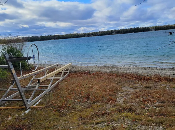 7458 Kauffman Blvd, Presque Isle, MI 49777