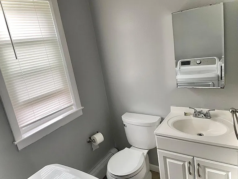 79 Dewey St — Photo 12