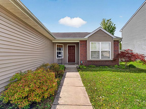 3rd image of 9516 Golden Oak Dr