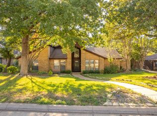 2612 Keystone Dr, Arlington, TX 76006