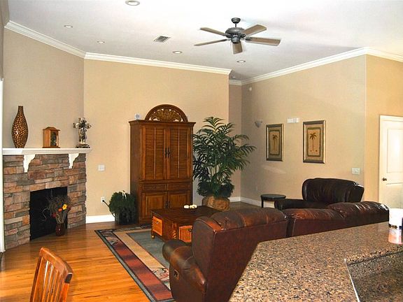 5th image of 1007 Bucyrus Ln