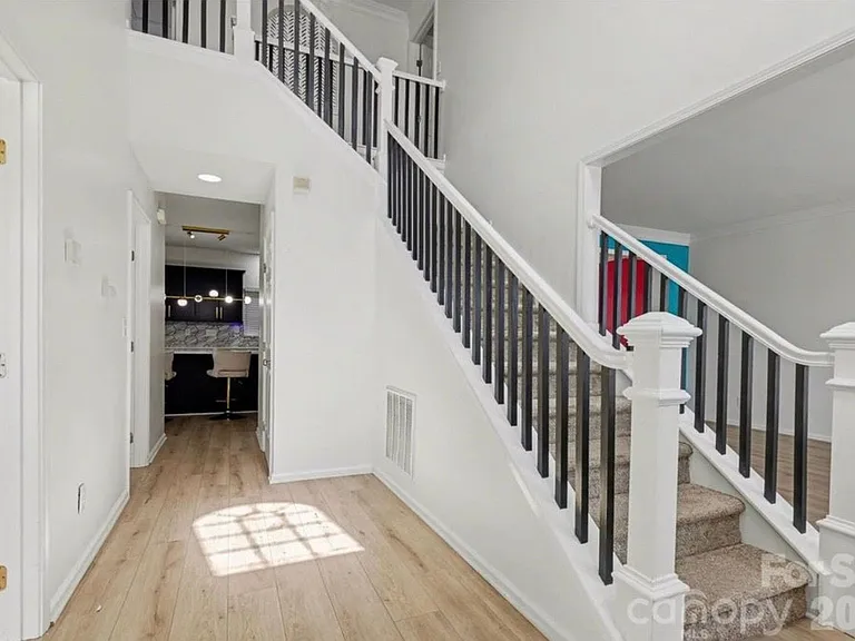 4132 Meadowview Hills Dr — Photo 17