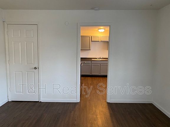 5th image of 4348 Crittenden Ave