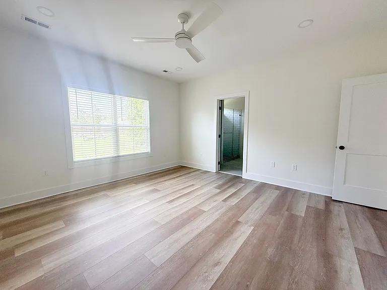 1403 Westbrook Cir — Photo 28