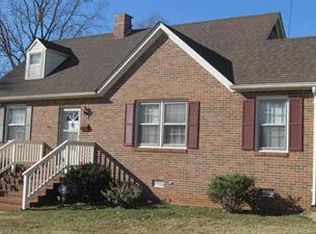 606 Virginia Ave, Chase City, VA 23924