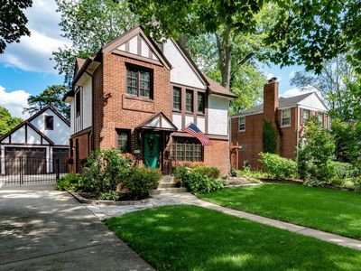 817 Howard St, Wheaton, IL, 60187