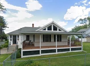 17 Pine Grove St, Rensselaer, NY 12144