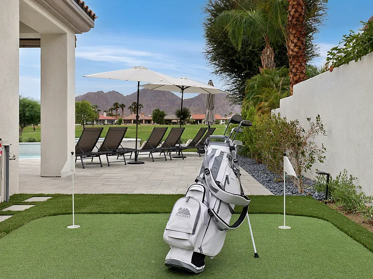 30 foot putting green