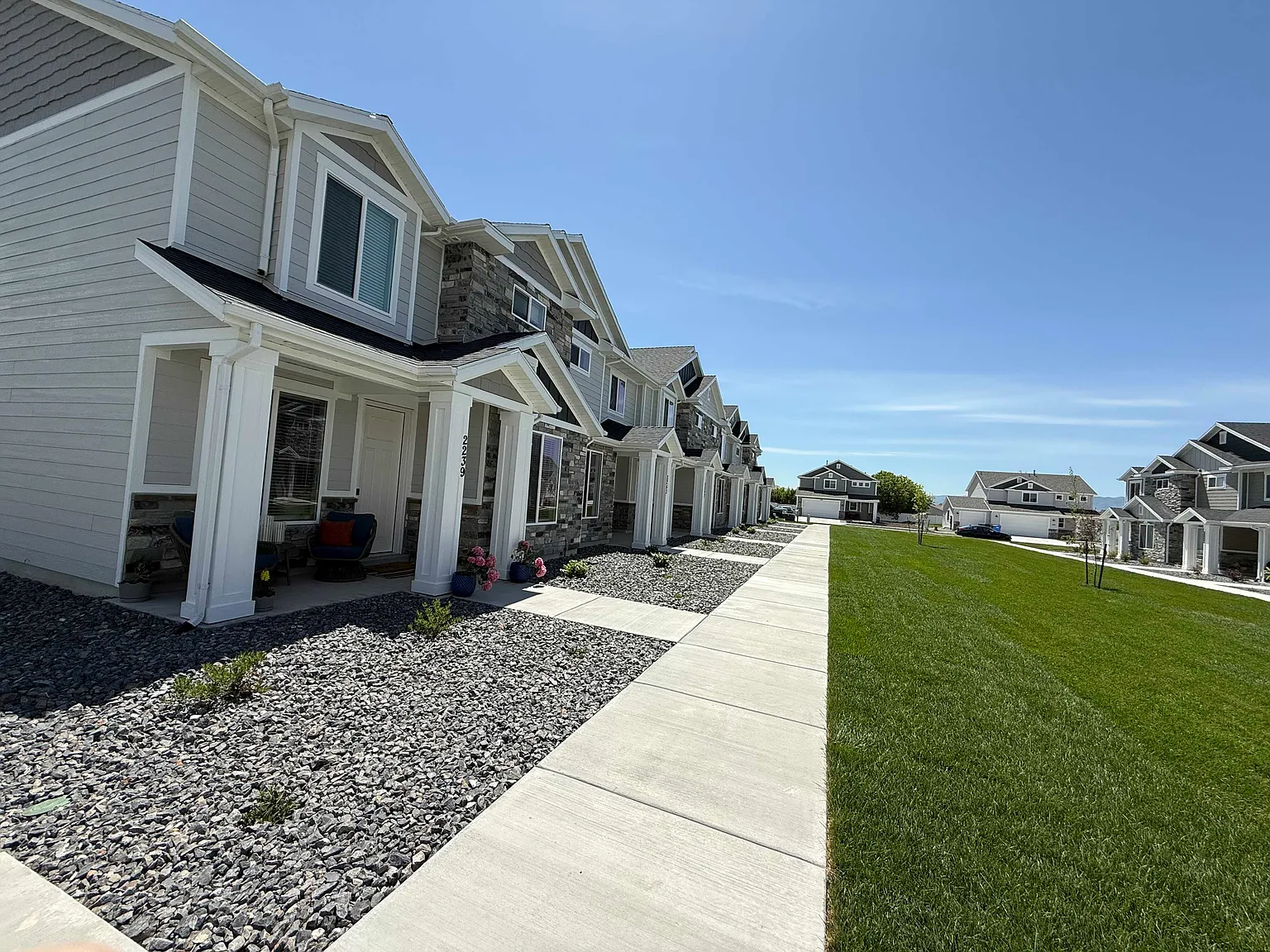 Firefly Estates Townhouse — Photo 2