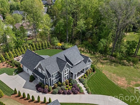 3rd image of 144 McNeil Ln
