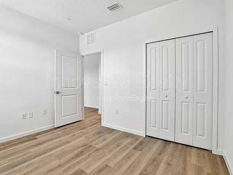 Venture Apartments — Photo 123
