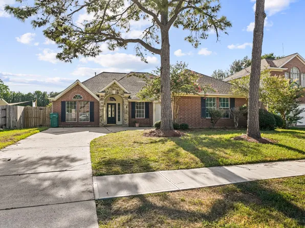 2309 Lord Nelson Dr, Seabrook, TX 77586
