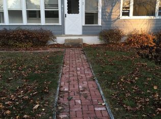 2 Grove Ave, Niantic, CT 06357