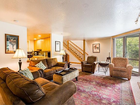5th image of 750 Saddle View Way #16