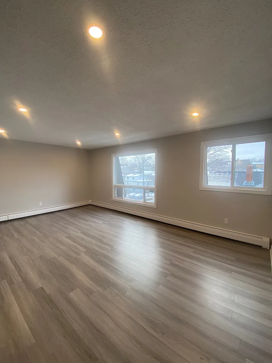 Building Photo - 7 Rufus Ave #11