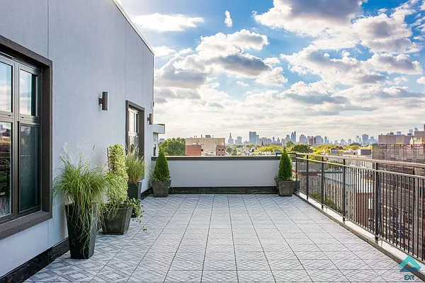 Rented by EXR | media 71