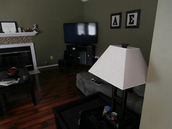 Den (off of kitchen)