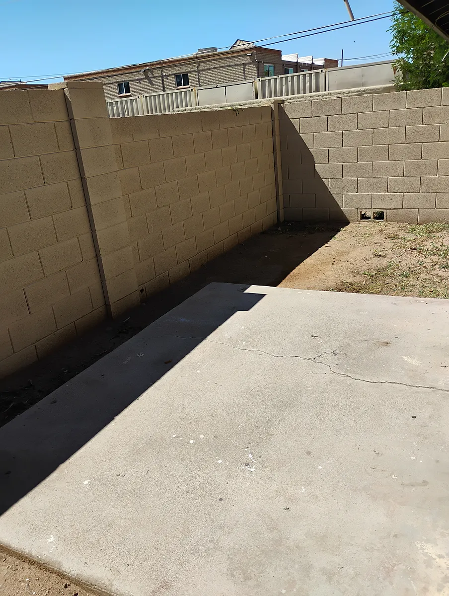 Building Photo - 936 W Mountain View Rd #16