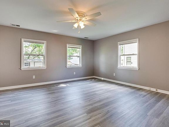 5th image of 6912 Westlawn Dr
